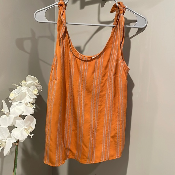 Tops - ❗️BUNDLE SALE 4 for $20 NWOT Tank top - never worn
